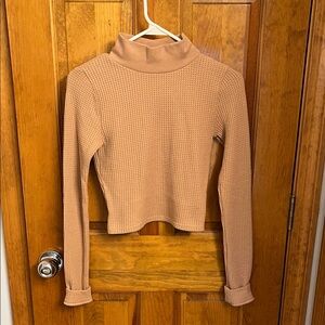 Waffle knit long sleeve shirt from Aerie! Tan in color. Size xsmall.